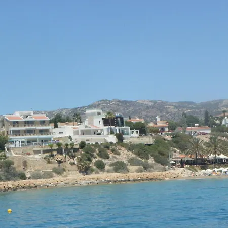 Ground Floor Leading To Pool Eg5, 2 Bedrooms, Free Wifi פאפוס