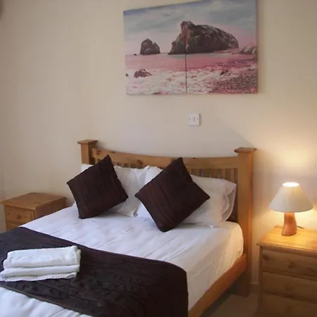 Ground Floor Leading To Pool Eg5, 2 Bedrooms, Free Wifi * פאפוס