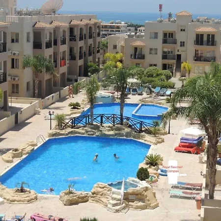 Ground Floor Leading To Pool Eg5, 2 Bedrooms, Free Wifi Paphos