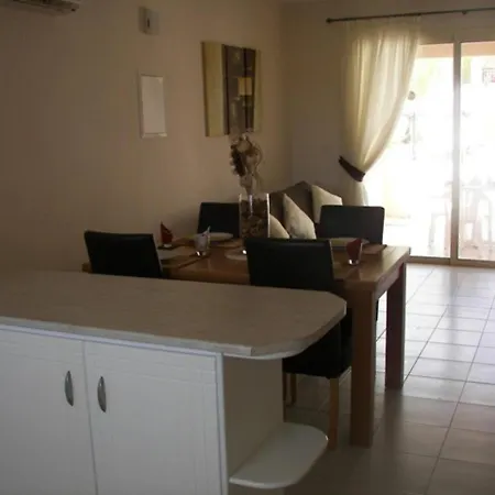 Apartment Ground Floor Leading To Pool Eg5, 2 Bedrooms, Free Wifi *