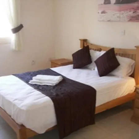Apartment Ground Floor Leading To Pool Eg5, 2 Bedrooms, Free Wifi *