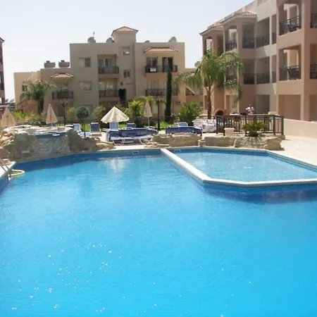 Ground Floor Leading To Pool Eg5, 2 Bedrooms, Free Wifi *