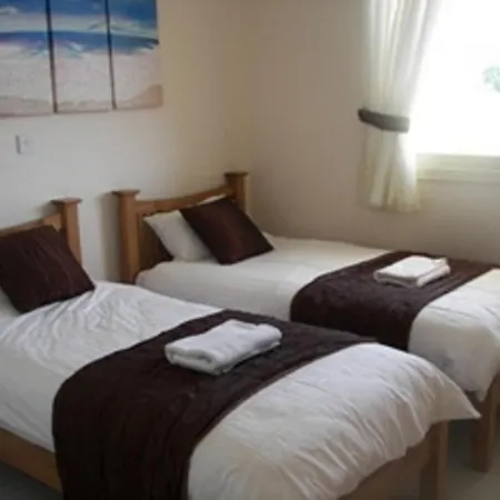 Ground Floor Leading To Pool Eg5, 2 Bedrooms, Free Wifi