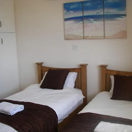 Apartment Ground Floor Leading To Pool Eg5, 2 Bedrooms, Free Wifi *
